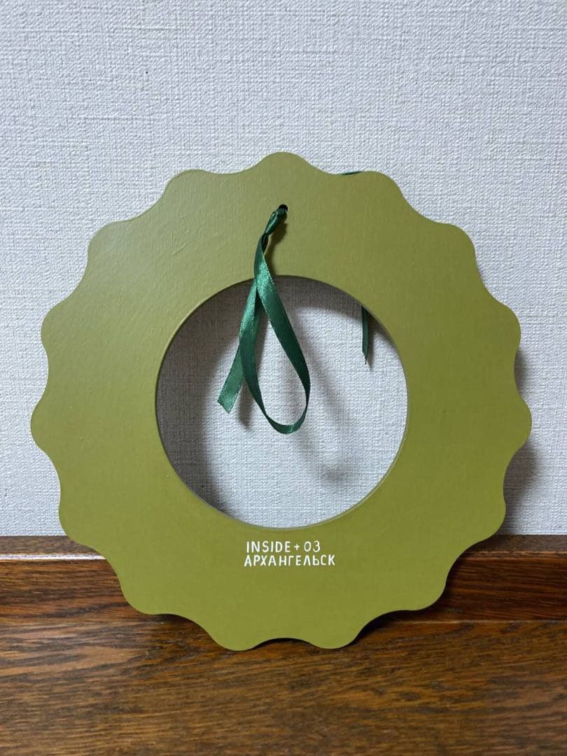 ロシア雑貨☆木製クリスマスリースCモスグリーン壁掛け飾りマトリョーシカ オリガ作