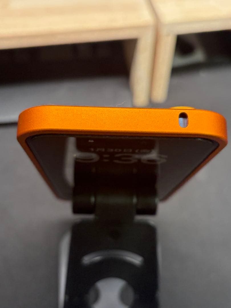 Apple iPhone 15 Pro 本体 128gbケース4個付き