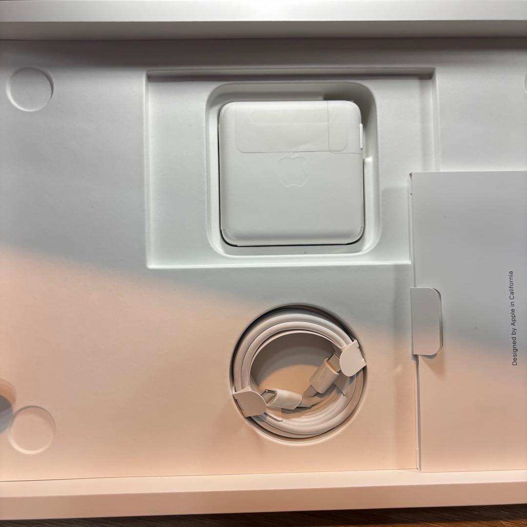 MacBook Pro 13インチSSD256GBメモリ8GBスペースグレー