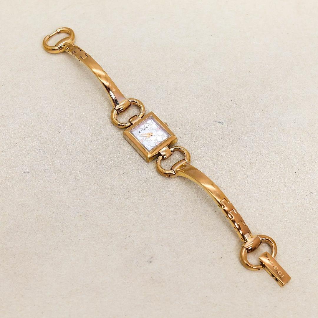 稼働 GUCCI 腕時計 YA120519 ホワイトパール トルナヴォーニ