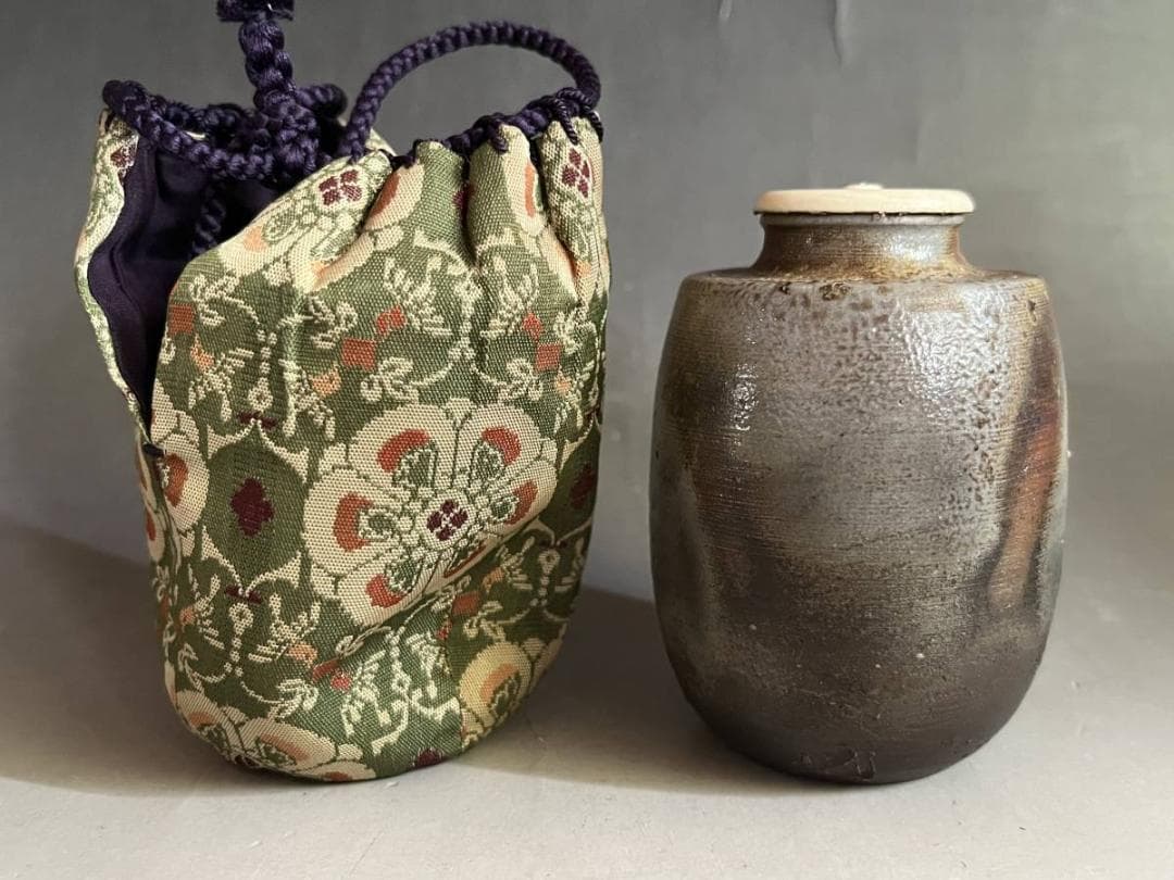 茶入れ■備前焼き 肩衝茶入 仕覆 共箱付 茶壷 信峰？お茶道具 時代物 骨董品■