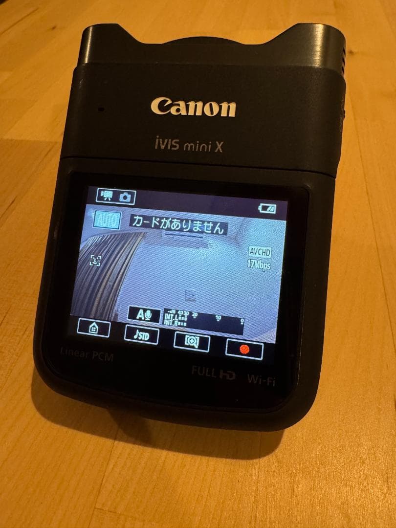 Canon iVIS mini X 本体とUSBケーブル