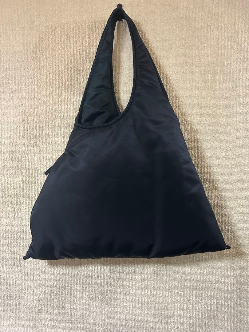 UN3D. 2WAYパデッドトライアングルバッグ