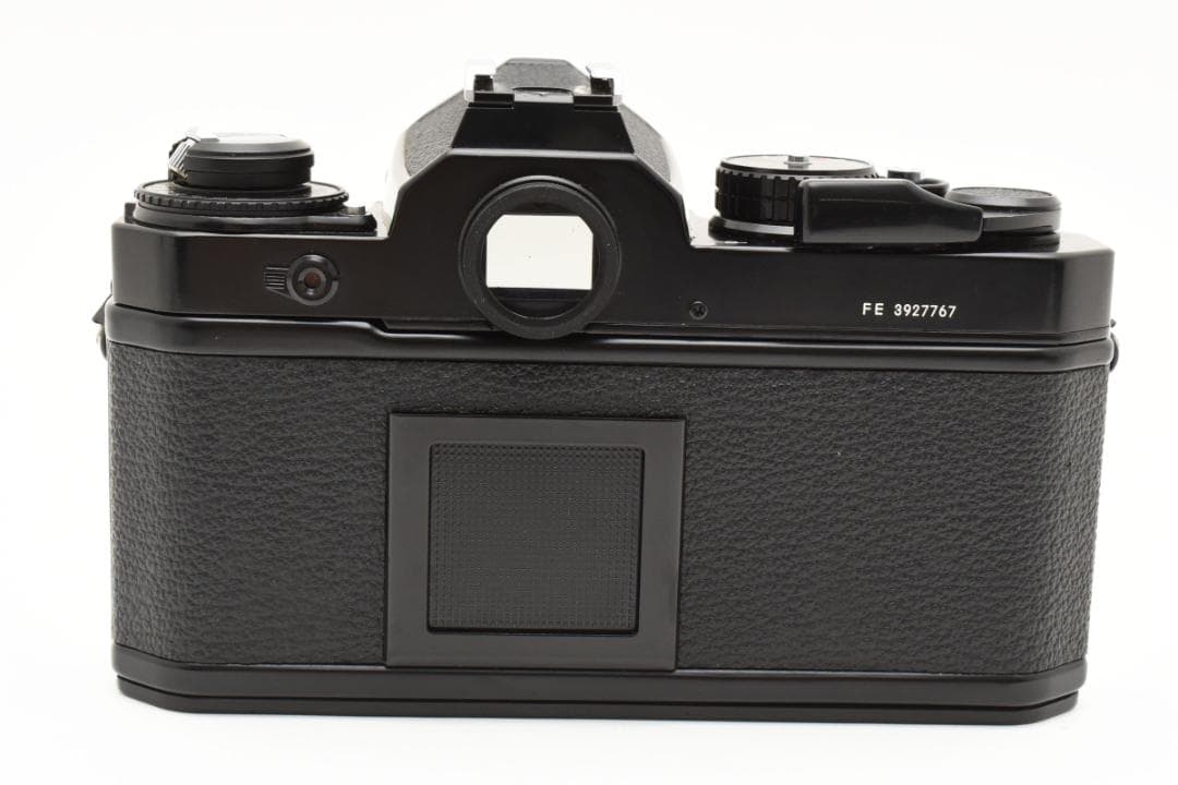 良品 NIKON FE ブラック　フィルムカメラ　モルト新品交換済 N M105