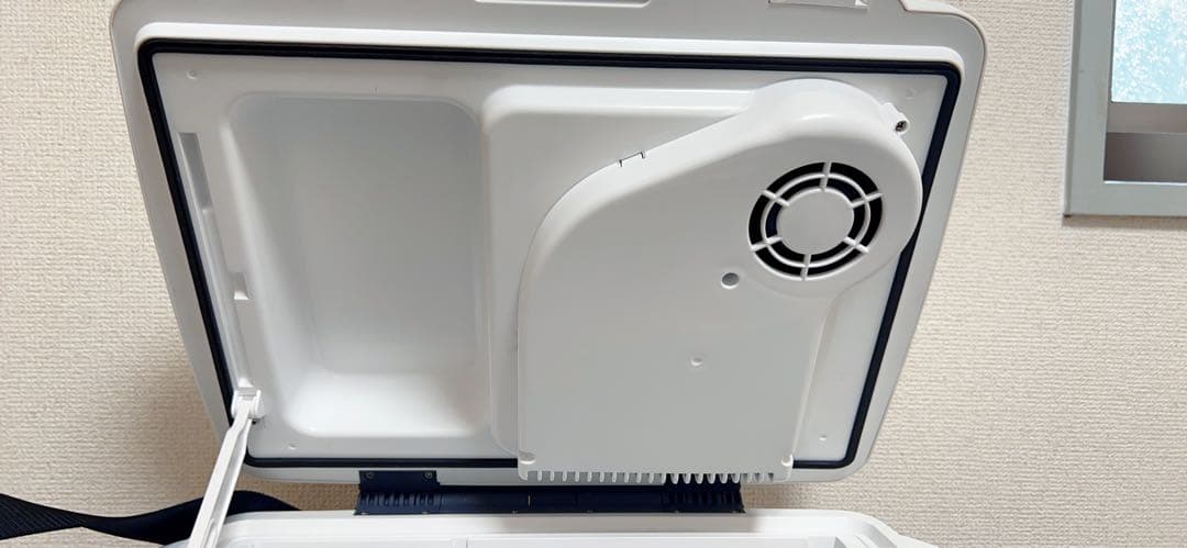 HIKOKI コードレス冷温庫　UL18DA バッテリー２個付き