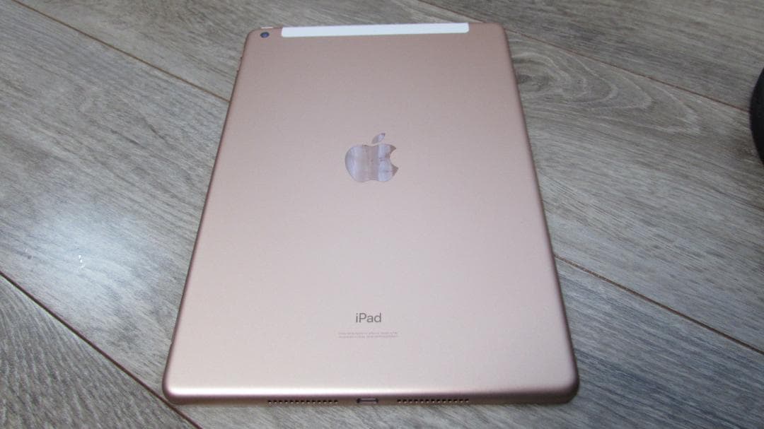 iPad 第7世代 128GB ゴールド MW6G2J／A SIMフリー