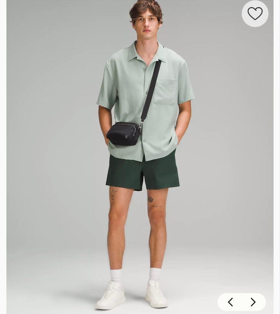 ルルレモン　クロスボディバッグ