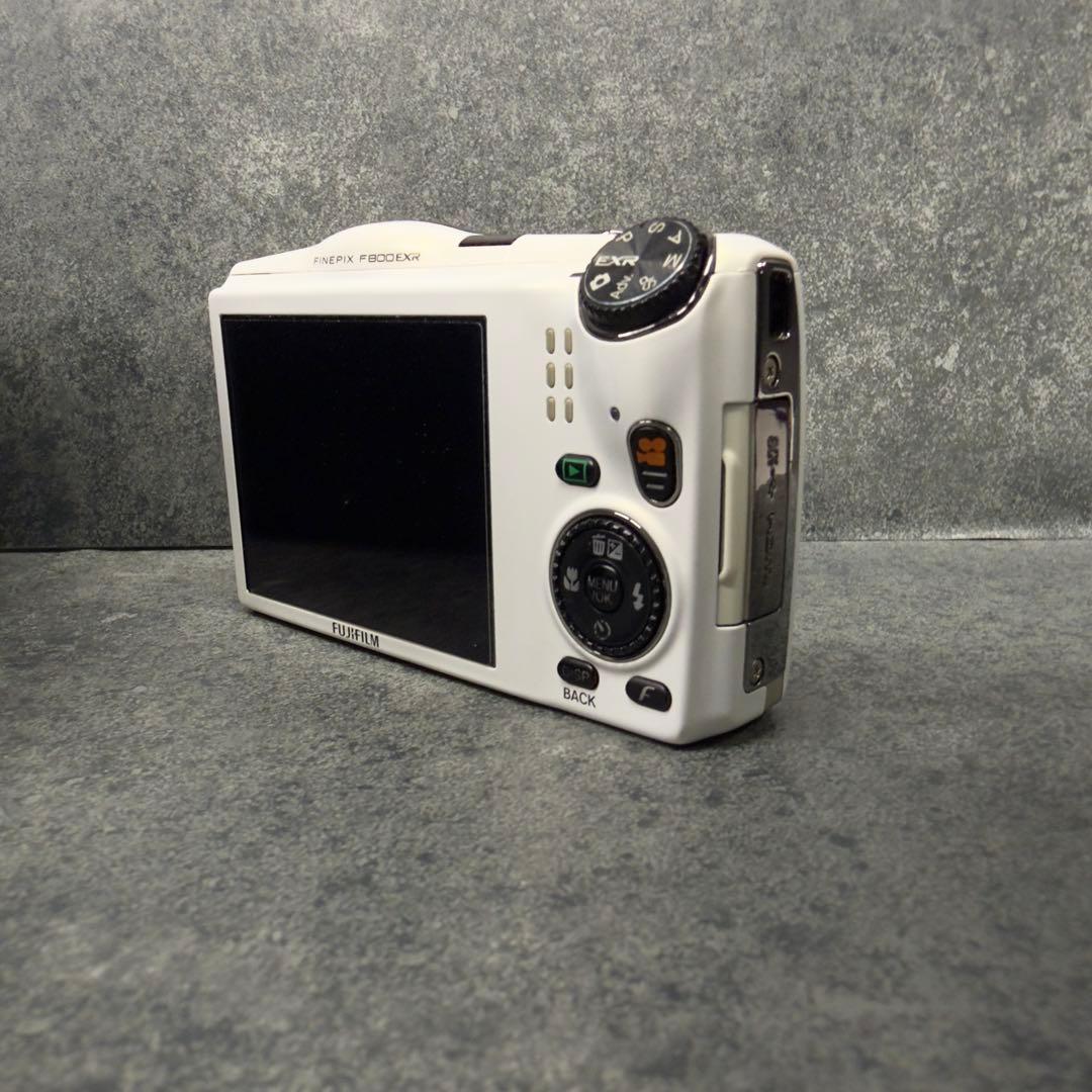 富士フイルム FinePix F800EXR ホワイト デジカメ