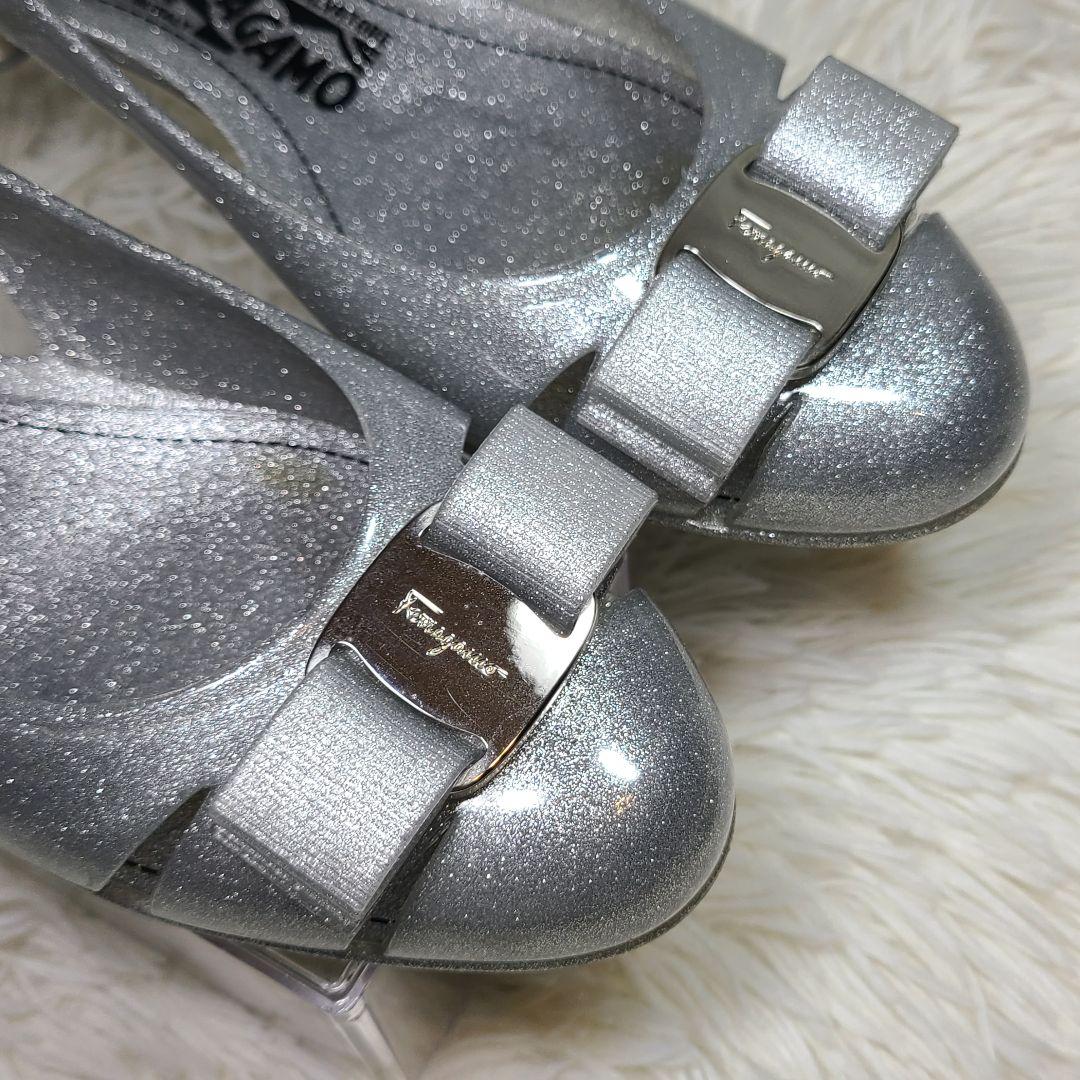 【Ferragamo】ヴァラ　ラバーフラットシューズ　レインパンプス