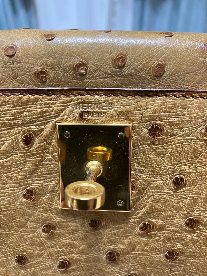 オーストリッチレザー ベージュハンドバッグ