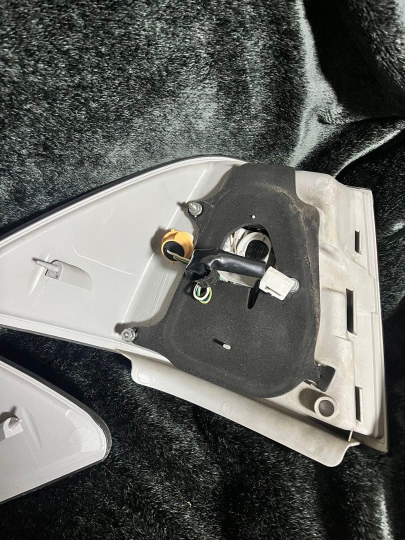 30セルシオ後期　純正テール