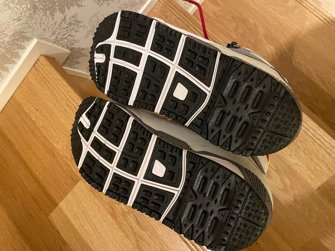 Nike Air スノーボードブーツ ズーム　怪獣　US 9 ホワイト/レッド