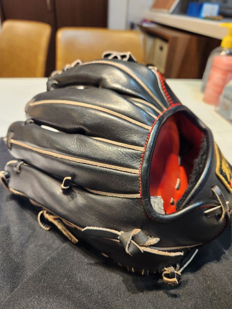 ZETTプロステイタス 硬式グローブ 黒/赤 袋あり