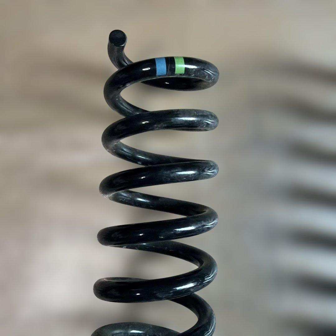 ベンツe350 w211 アバンギャルド　純正サス　新古品