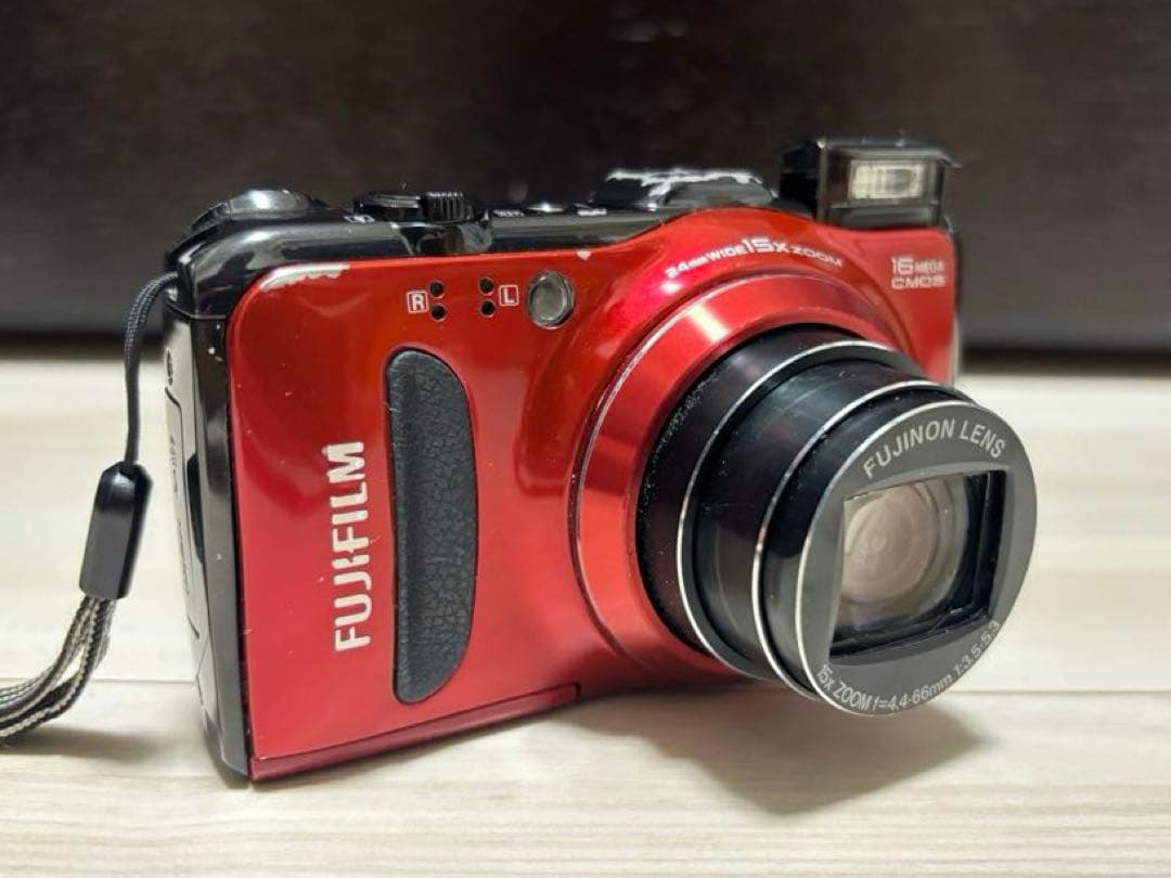 FUJIFILM FINEPIX F550EXR コンパクトデジタルカメラ