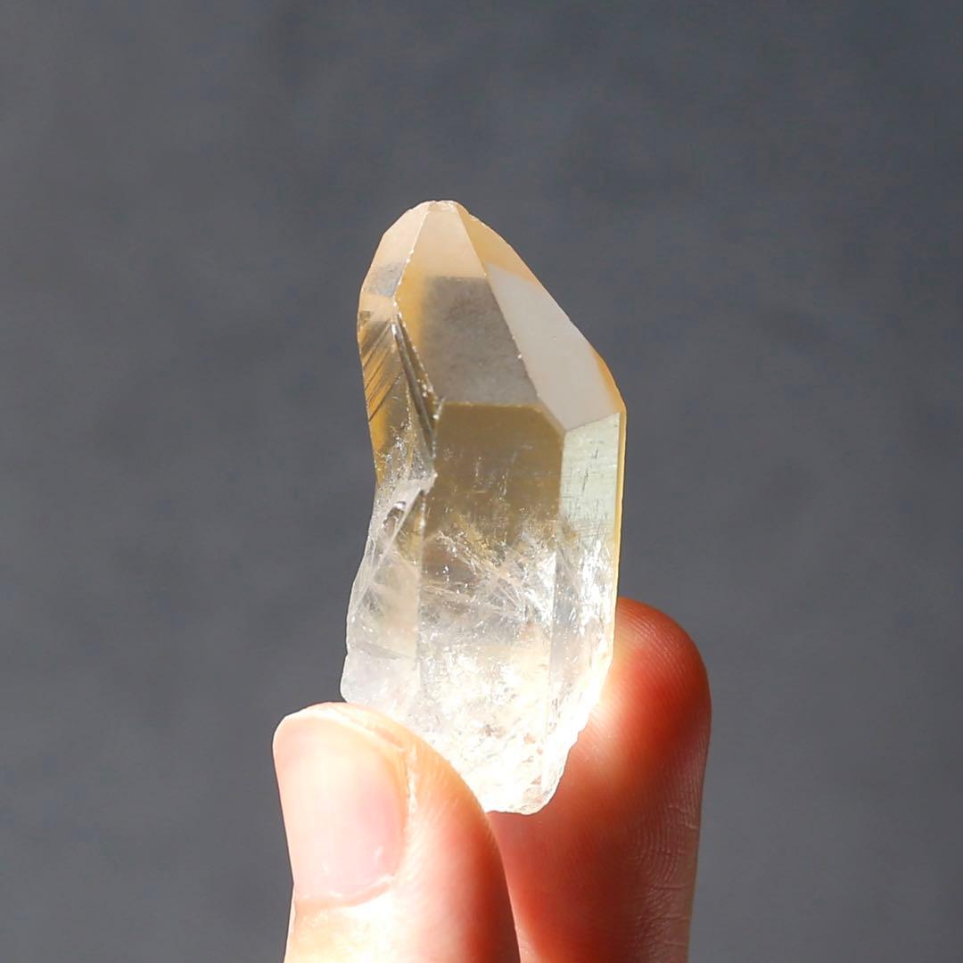 希少！貫入水晶 ゴールデンヒーラー クォーツ 原石 水晶 鉱物 希少石 天然石