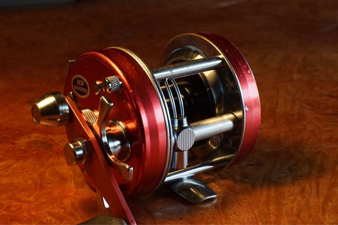 ABU アンバサダー 5500 メンテ済 フレーム修正済 チェリーレッド