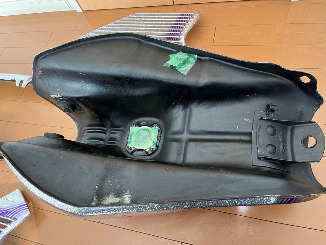 cbx400f 外装セット　タンク　BEET キャンディーライフ　ロケットカウル