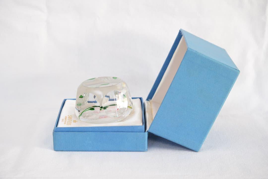 SAINT LOUIS フラワーモチーフ ガラスペーパーウェイト