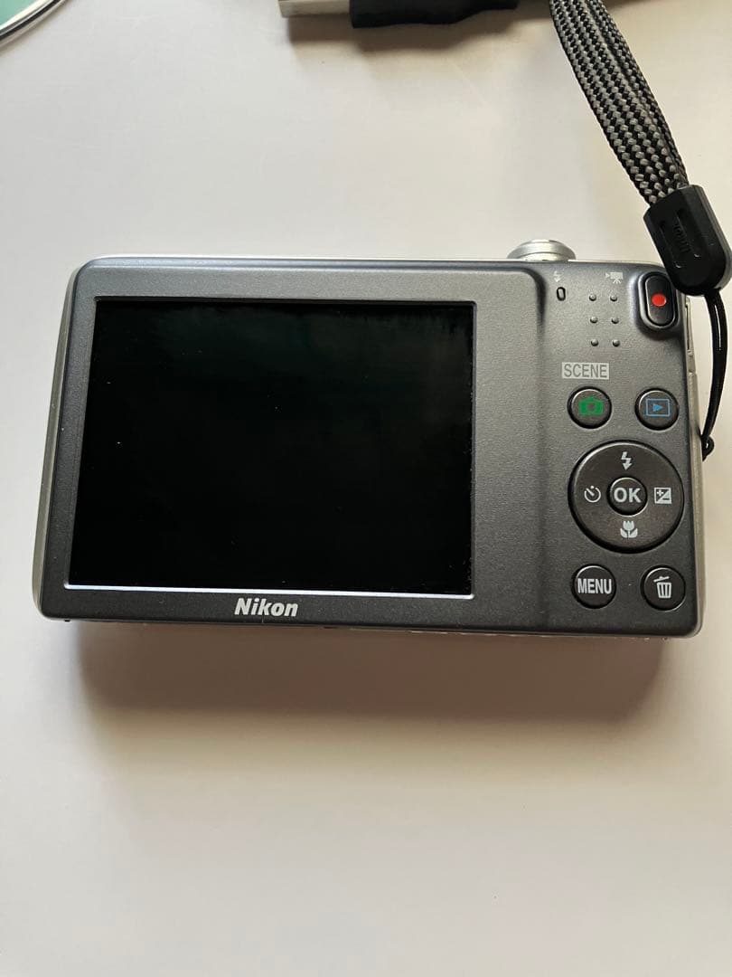 デジタルカメラ　coolpix s3600 コンパクト　デジカメ　シルバー