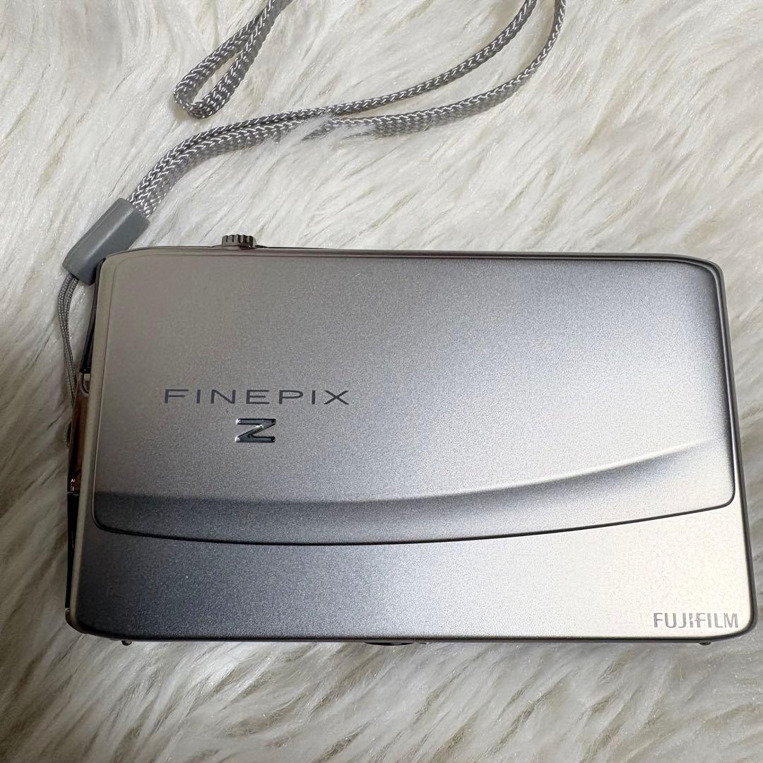 【希少・箱付き】FUJIFILM FINEPIX Z900EXR シルバー