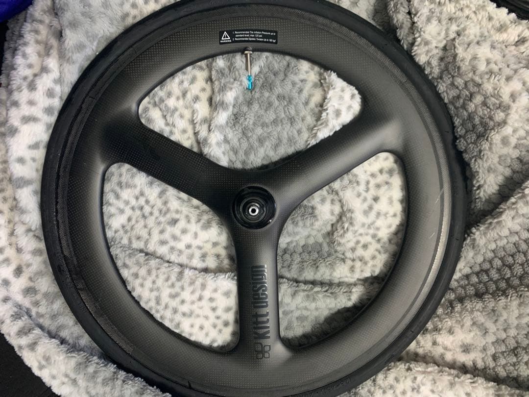 Kitt design Carbon フロント　値下げ交渉有り