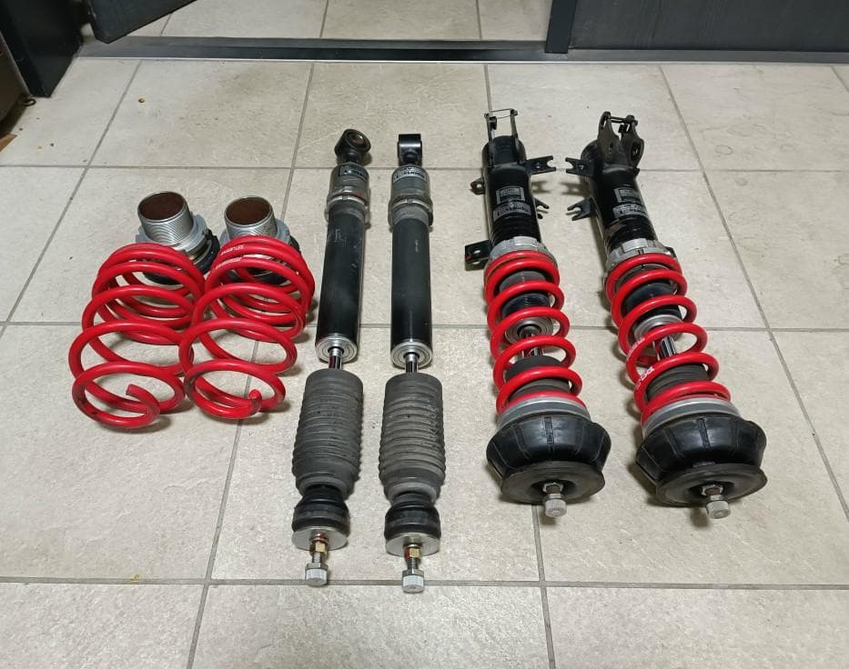 スイフトスポーツZC32Sフルタップ式車高調RSR