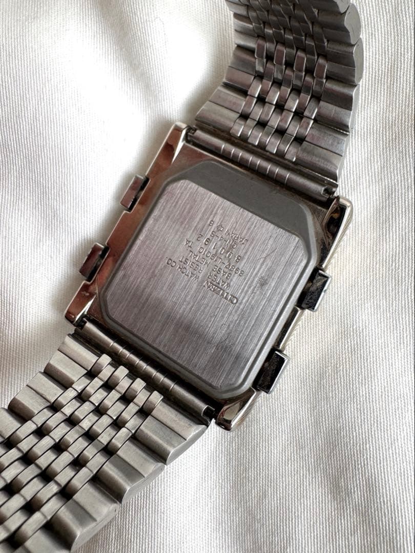 CITIZEN インディペンデント デジアナ 黒文字盤 腕時計