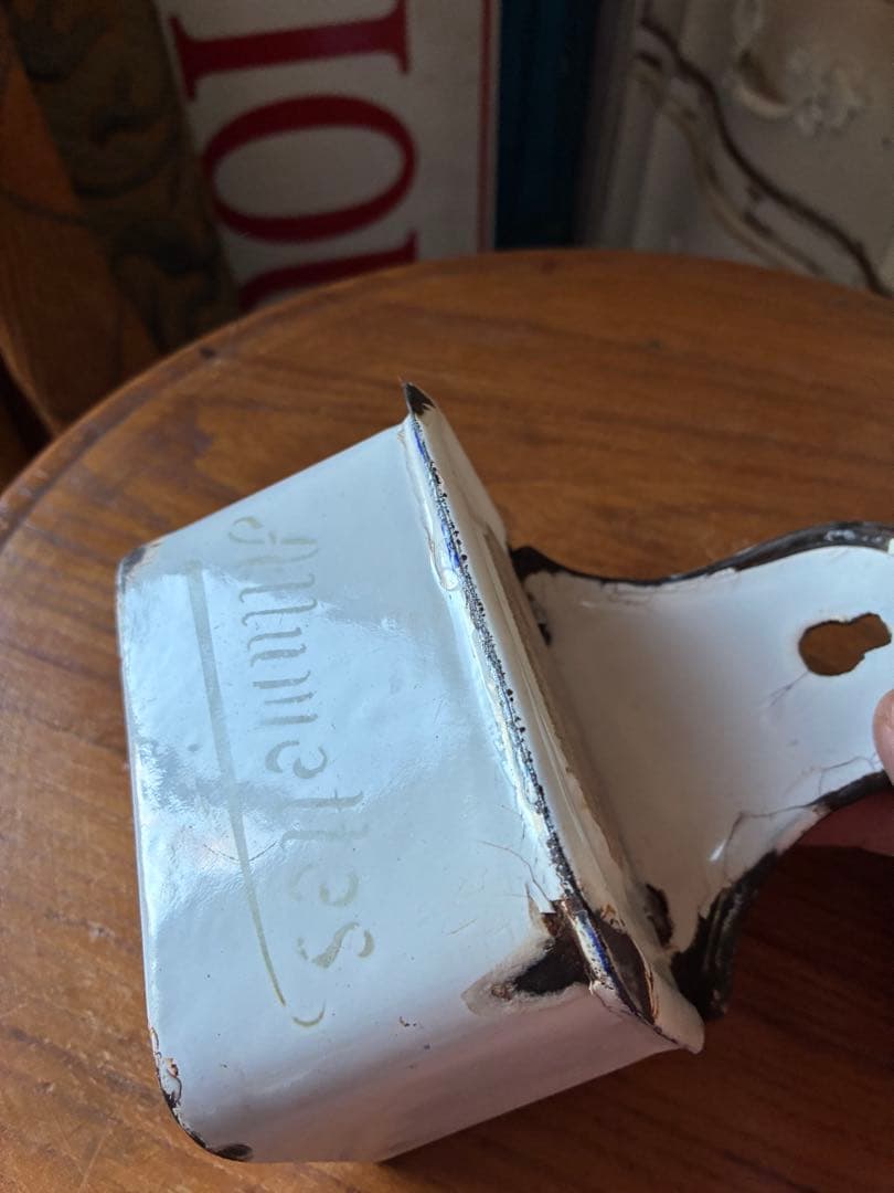 フランス　アンティーク　ホーロー　アリュメット缶　マッチ入れ　ホワイト　②