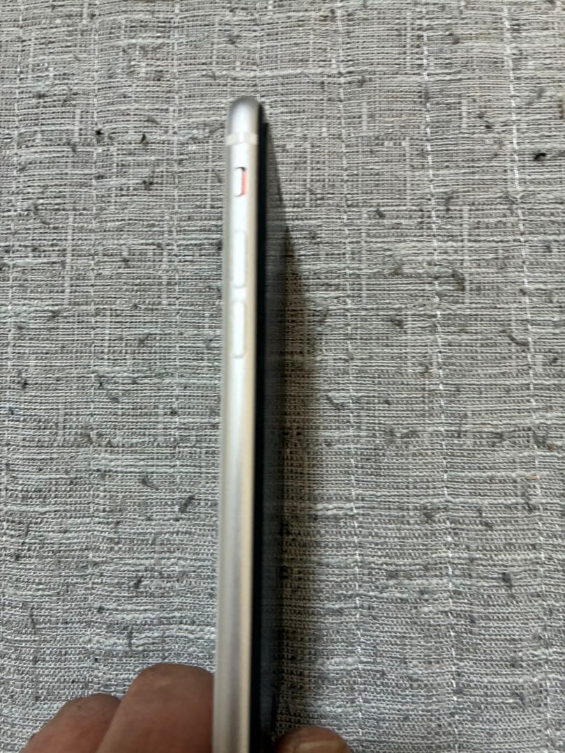 iPhone SE 2 (第２世代）　128ＧＢ　バッテリー80％. ホワイト