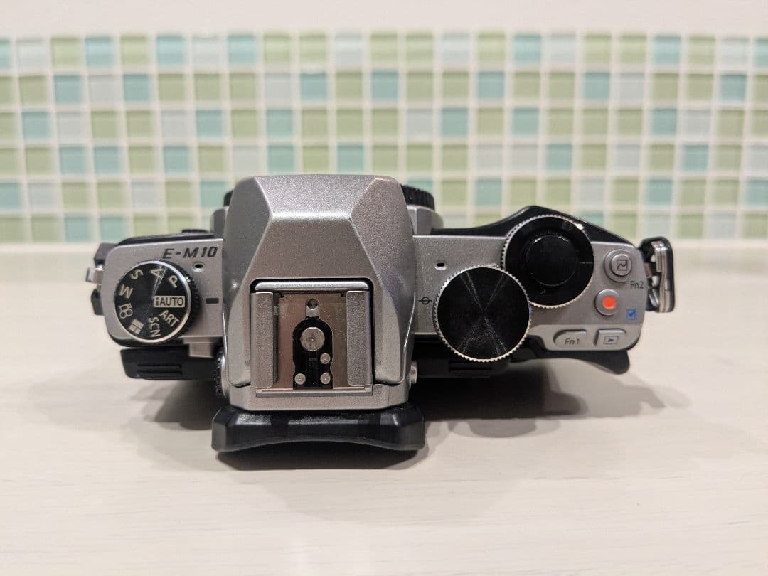 OLYMPUS OM-D E-M10 本体と付属品他＋撮影ガイド付