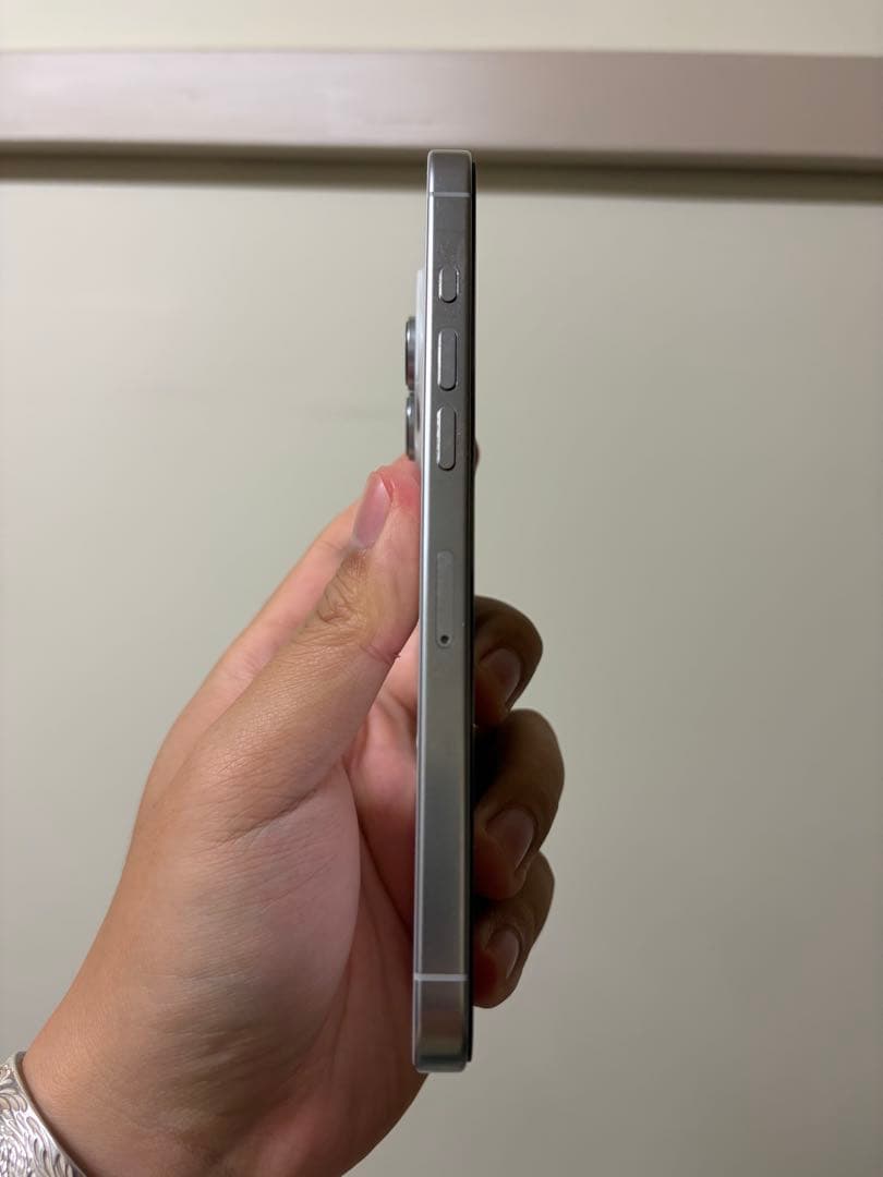 iPhone16 Pro Max 256G ホワイトチタニウム