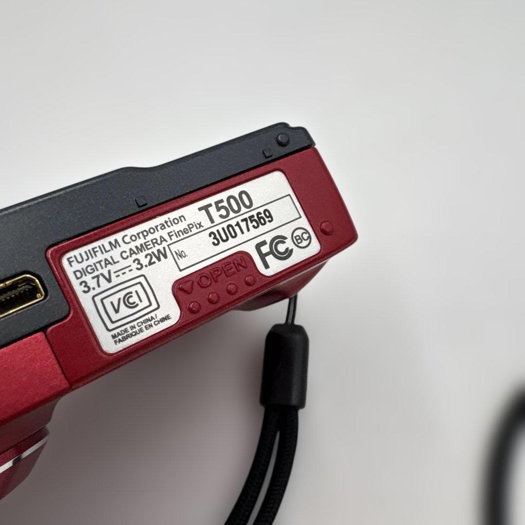 美品　FUJIFILM FinePix T500 デジカメ1600万画素 12倍
