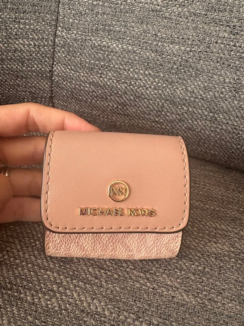 MICHAEL KORS ピンク Airpods ケース キーチェーン 付き