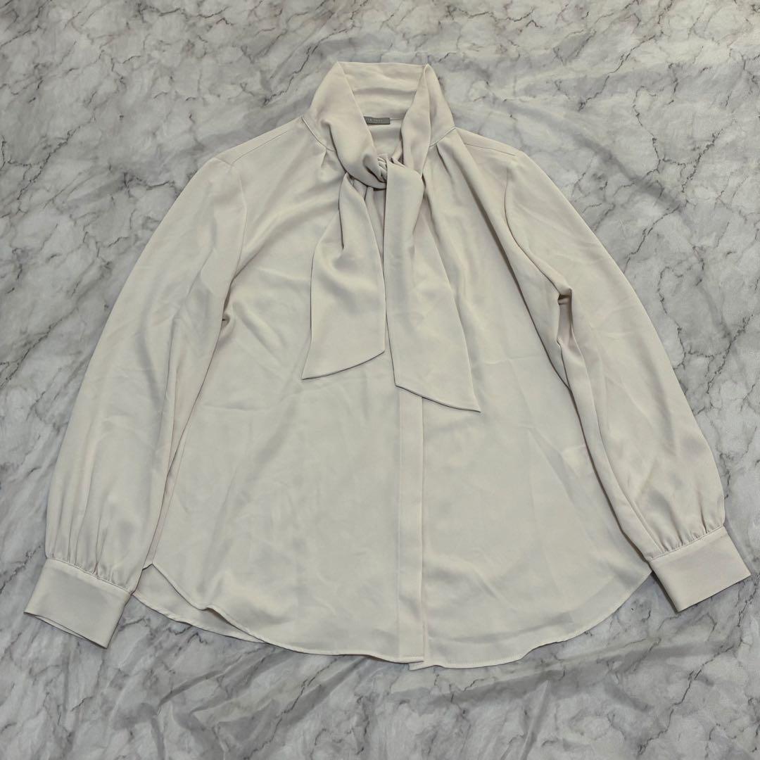 theory luxe 近年モデル ボウタイ オフホワイトHEAVY.PEARL