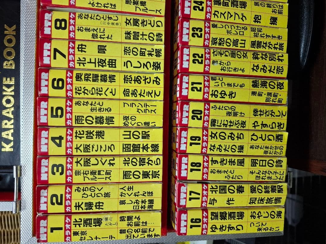 National RQ-83 8トラックテーププレーヤー　29本カセット付き