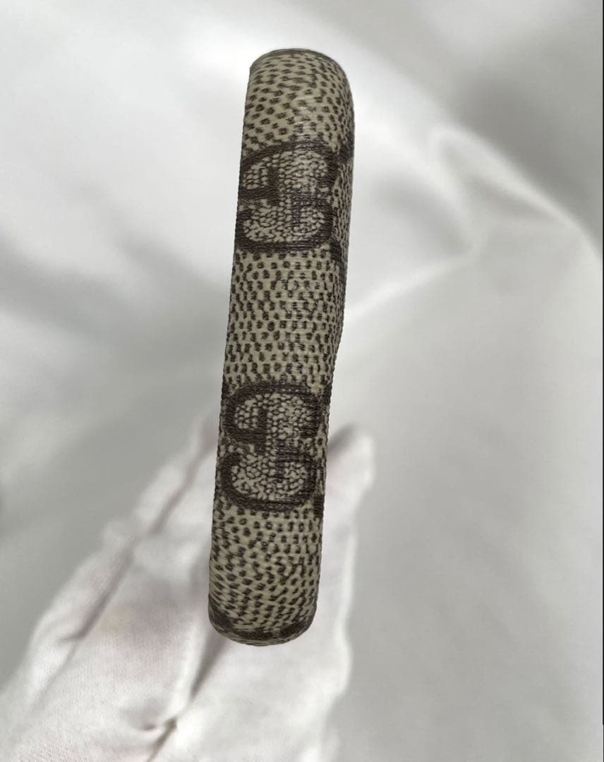 未使用 GUCCI グッチ iPhone15ケース オフィディア GGスプリーム