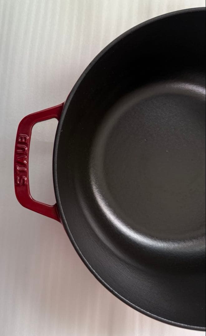 新品☆ストウブ スノークリスタル ココット 24cm レッド クリスマス 限定品