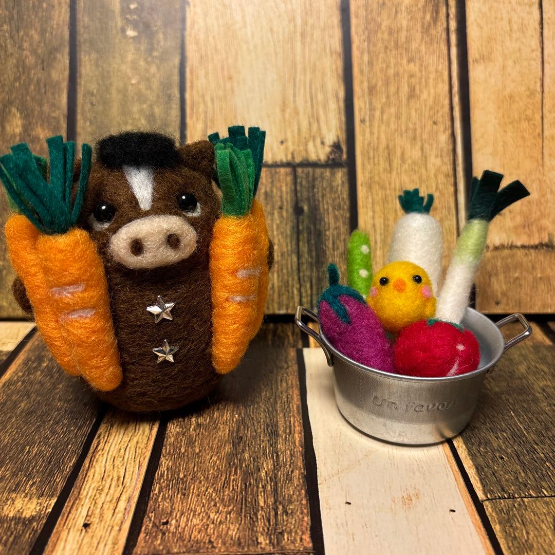 Milky☆ページ【羊毛フェルト・アクレーヌ】縁起物/午年/干支だるま