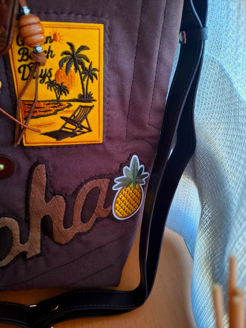 ハワイアンキルト　バッグ　2WAY 大きめ　ファスナー付　革タグチャーム付