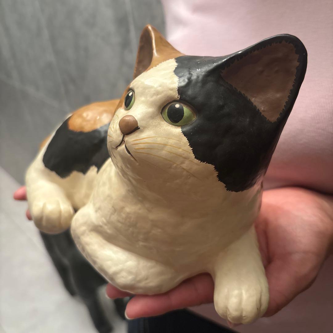 ヴィンテージ　手描きの瞳が美しいジブリ映画に出てきそうな三毛猫の陶器オブジェ