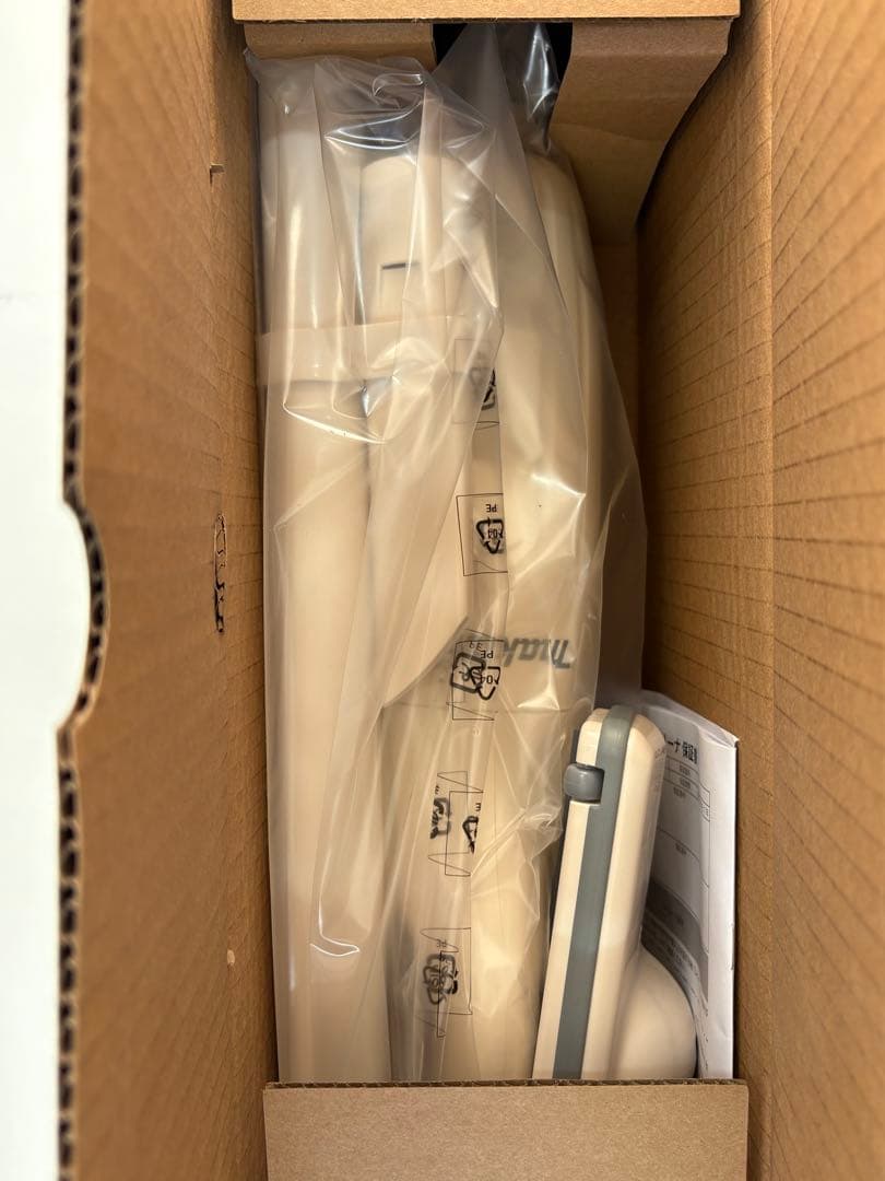 新品★マキタ コードレス掃除機(充電式クリーナー) CL100DW