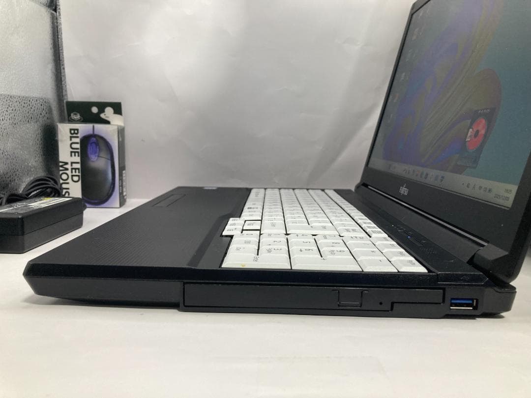 爆速✨富士通8世代i5/16GB/SSD512GB/DVD/Office2021