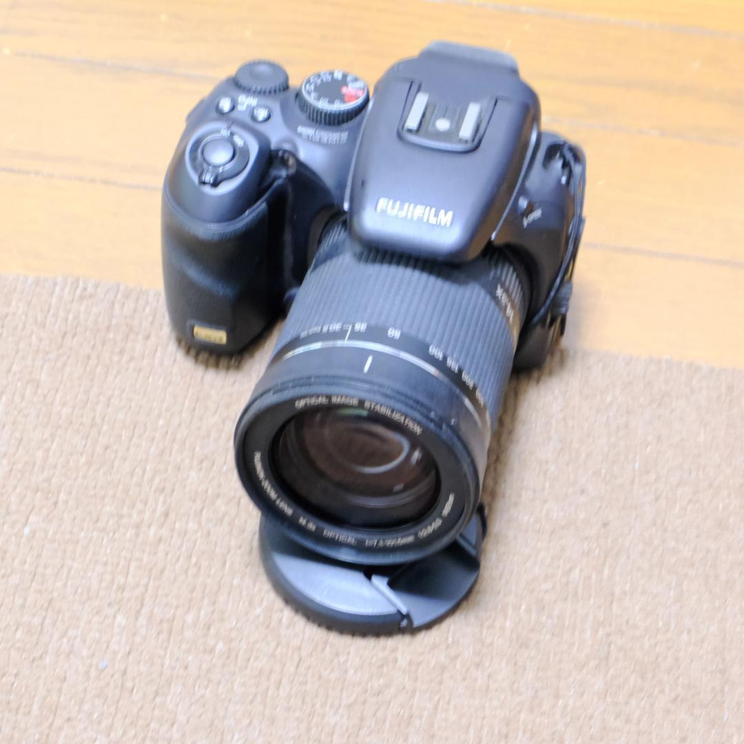 デジタルカメラ FUJIFILM FinePix S200EXR