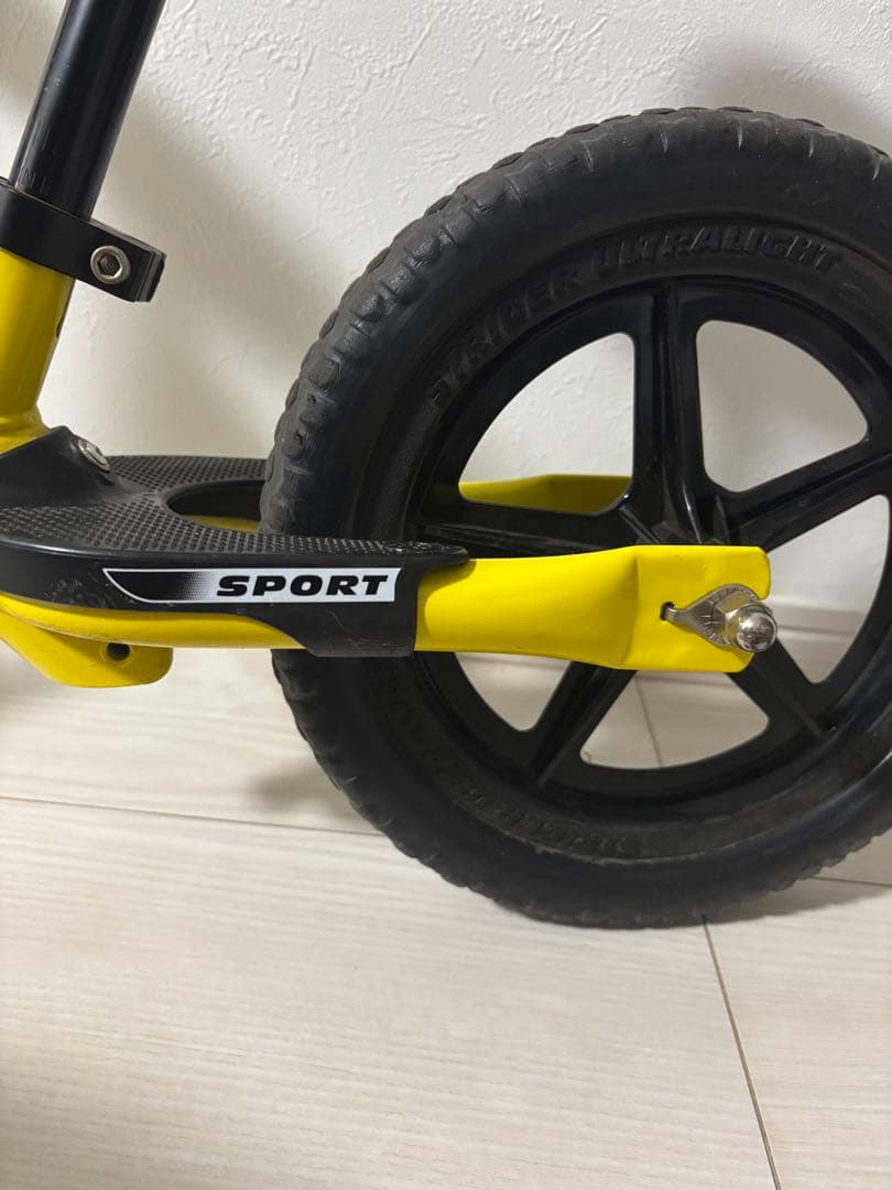 [美品] STRIDER バランスバイク スポーツイエロー