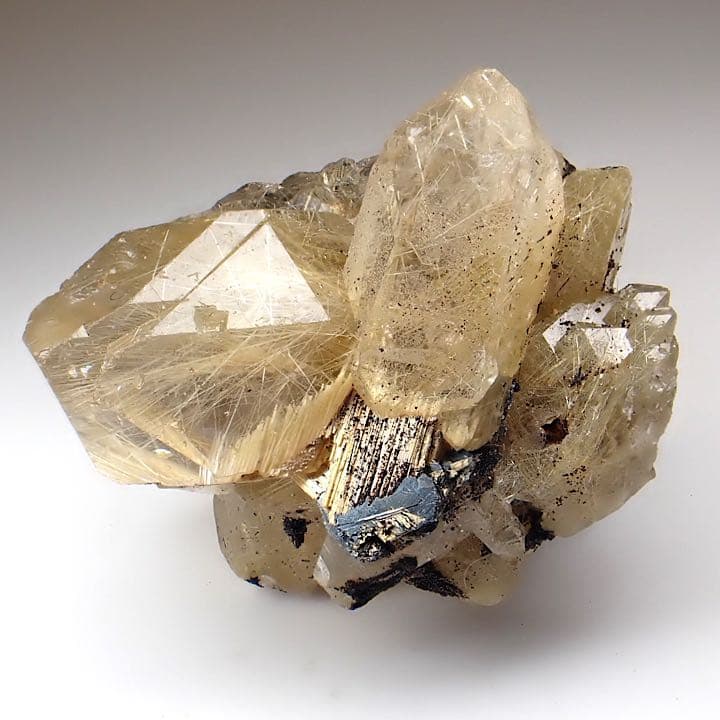 【ブラジル産】ルチルオンヘマタイトインクォーツ