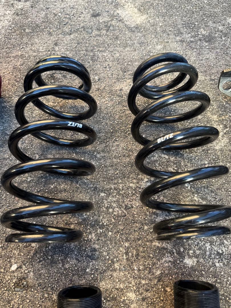 70カムリ BLITZ 車高調