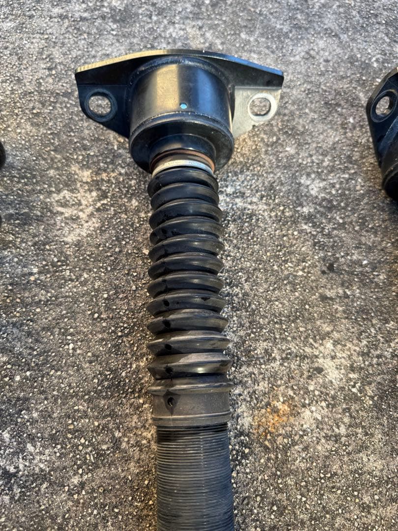 70カムリ BLITZ 車高調