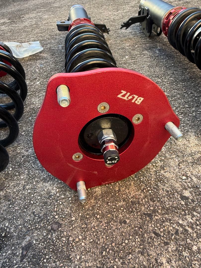 70カムリ BLITZ 車高調