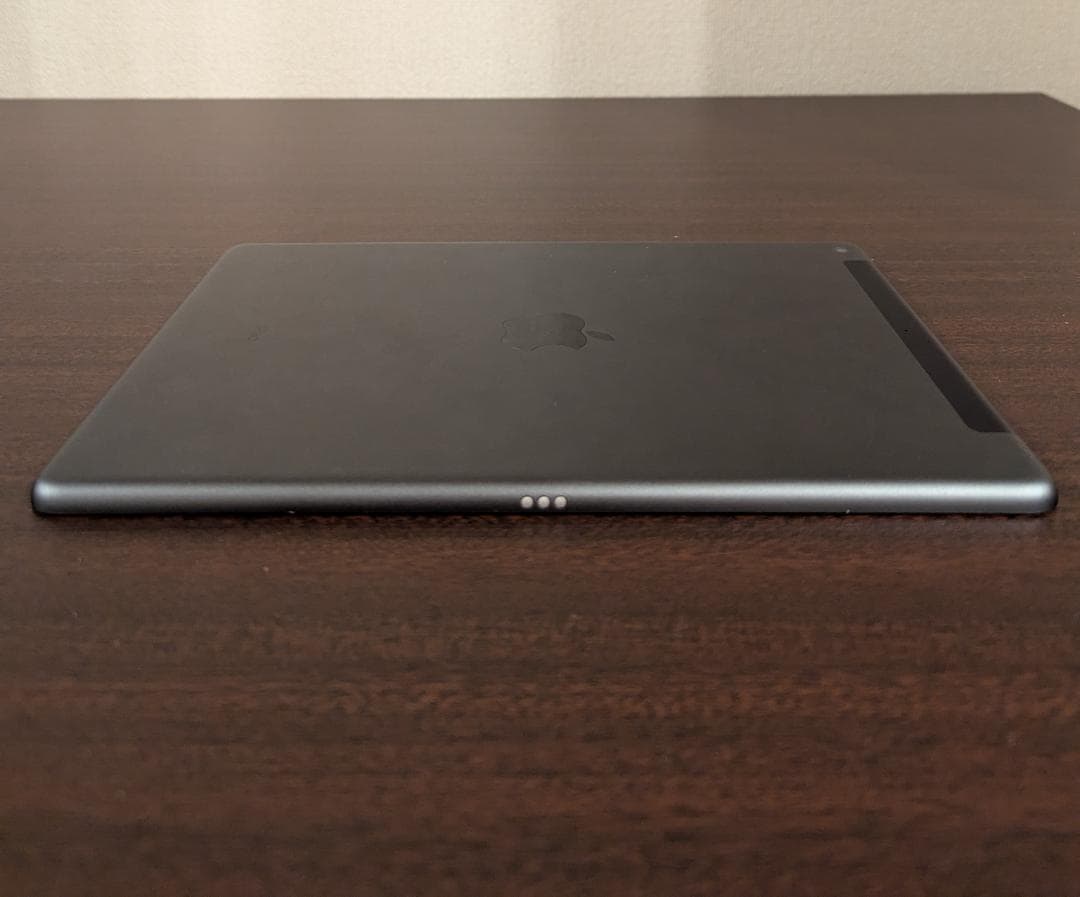 iPad 第7世代 32GB セルラー SIMフリー 実用性重視